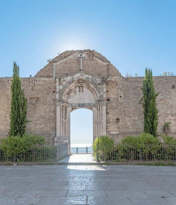 porta-di-san-pietro-vastp-abruzzo